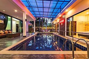 4 Bedroom Modern Pool Villa BL10