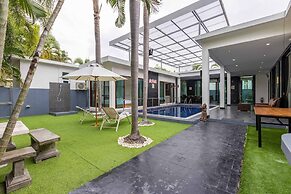 4 Bedroom Modern Pool Villa BL10