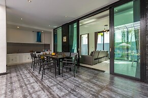 4 Bedroom Modern Pool Villa BL10