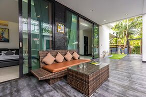 4 Bedroom Modern Pool Villa BL10