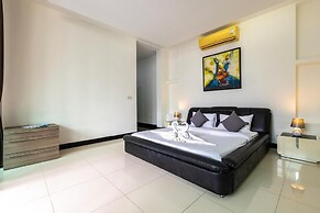 4 Bedroom Modern Pool Villa BL10