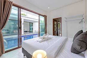4 Bedroom Modern Pool Villa BL10
