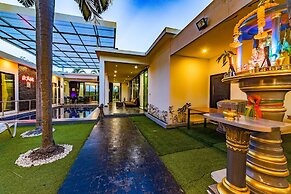 4 Bedroom Modern Pool Villa BL10