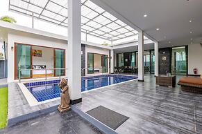 4 Bedroom Modern Pool Villa BL10