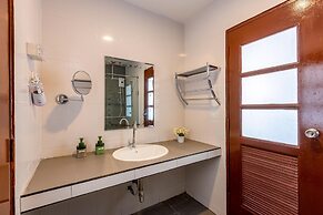 4 Bedroom Modern Pool Villa BL10