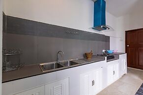 4 Bedroom Modern Pool Villa BL10