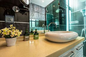 4 Bedroom Modern Pool Villa BL10