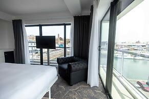 Hôtel Barracuda & Spa, Centre Port, pieds dans l'eau, vue mer