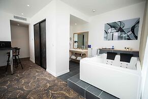 Hôtel Barracuda & Spa, Centre Port, pieds dans l'eau, vue mer