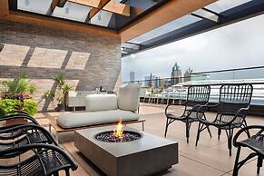 The Trade, Autograph Collection