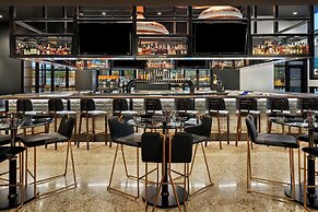 The Trade, Autograph Collection