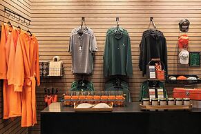 The Trade, Autograph Collection