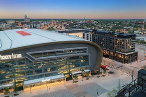 The Trade, Autograph Collection