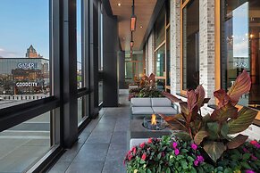 The Trade, Autograph Collection