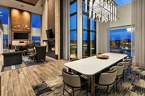 The Trade, Autograph Collection