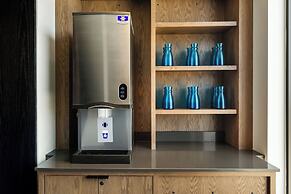 The Trade, Autograph Collection