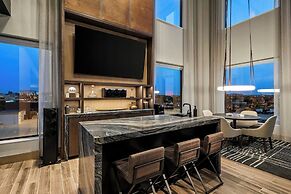 The Trade, Autograph Collection