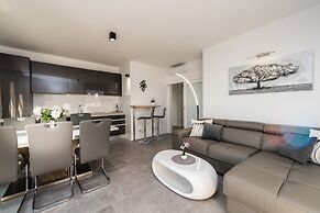 Villa Magnifica Penthouse with Jacuzzi