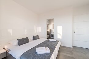 Villa Magnifica Penthouse with Jacuzzi