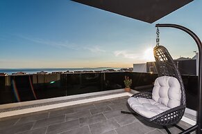 Villa Magnifica Penthouse with Jacuzzi