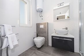 Villa Magnifica Penthouse with Jacuzzi