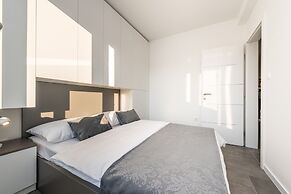 Villa Magnifica Penthouse with Jacuzzi