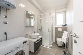 Villa Magnifica Penthouse with Jacuzzi