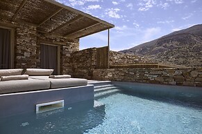 Apsila Pool Suites