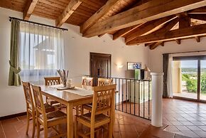 Graziose Ville con A.C e piscina comune