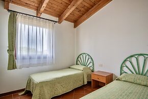 Graziose Ville con A.C e piscina comune