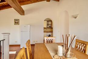 Graziose Ville con A.C e piscina comune