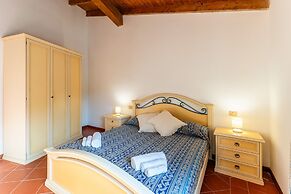 Graziose Ville con A.C e piscina comune