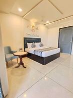 Traavista Aravali Mahal