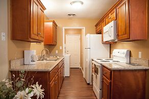 Longer Stay for Travelers Blocks from Hospital and Downtown Security G