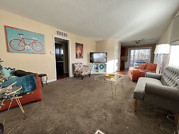 Longer Stay for Travelers Blocks from Hospital and Downtown Security G