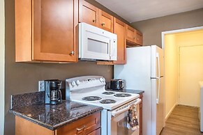 Longer Stay for Travelers Blocks from Hospital and Downtown Security G