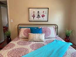 Longer Stay for Travelers Blocks from Hospital and Downtown Security G