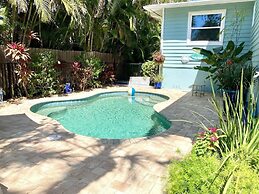 Sunset Beach 2 Bedroom Villa by RedAwning