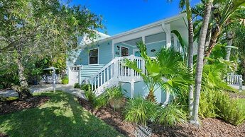 Sunset Beach 2 Bedroom Villa by RedAwning