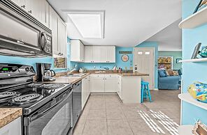 Sunset Beach 2 Bedroom Villa by RedAwning