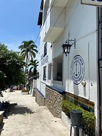 Hotel & Hostal Mayflower