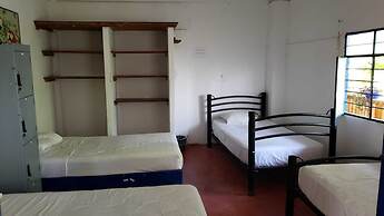 Hotel & Hostal Mayflower