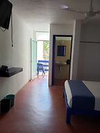 Hotel & Hostal Mayflower