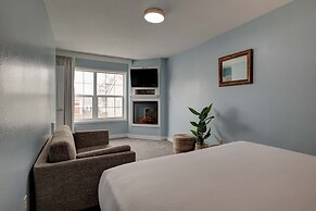 Inn of the Four Winds Oceanfront Seaside