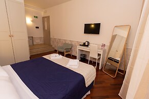 Aurelio Deluxe Rooms