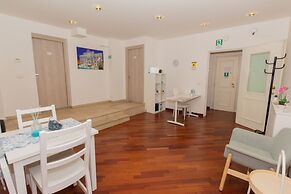 Aurelio Deluxe Rooms