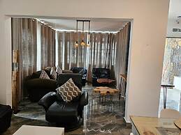 Spacious 4-bed Villa in Flic en Flac Roof top bar