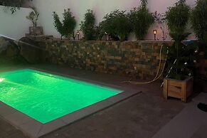 Spacious 4-bed Villa in Flic en Flac Roof top bar