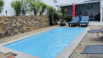 Spacious 4-bed Villa in Flic en Flac Roof top bar