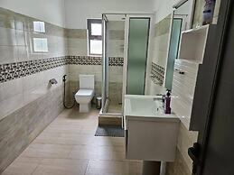 Spacious 4-bed Villa in Flic en Flac Roof top bar